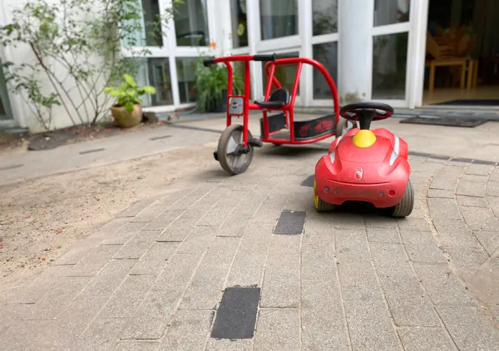 Garten: Bobbycar-Strecke
