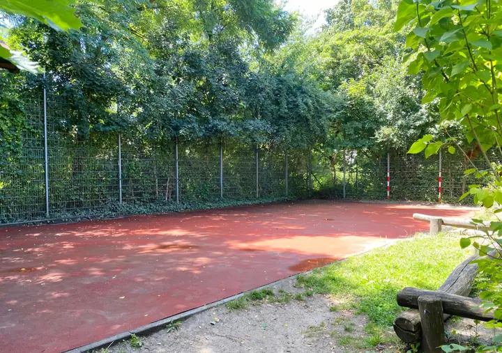 Garten: gummierter Sportplatz